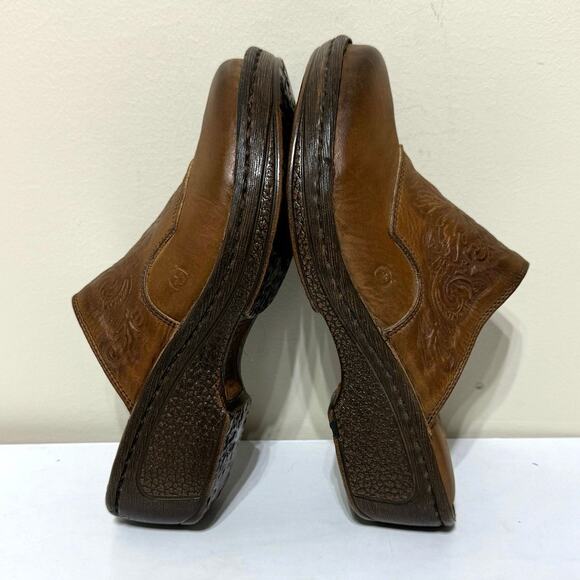 Born Women's Brown Soft Finished Tooled Leather Slip On Mules Size 7 - Picture 9 of 11